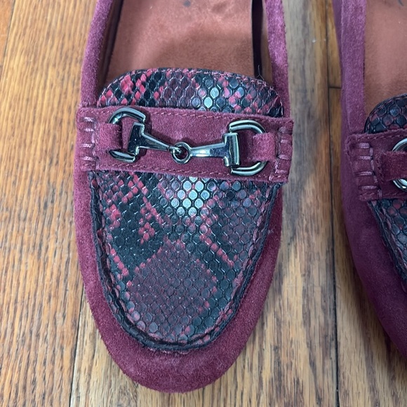 Vionic Dayna Moccasin Loafer Horsebit Snake Suede Burgundy size 8 - Picture 3 of 10
